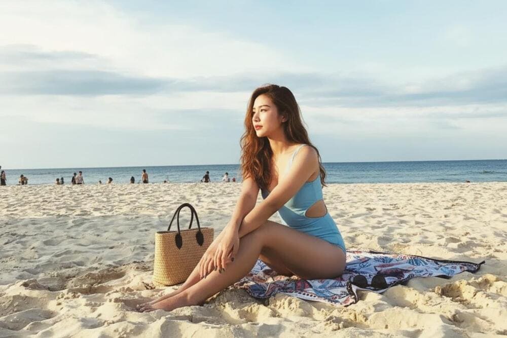 Tắm biển và thư giãn, tận hưởng vẻ đẹp thiên nhiên